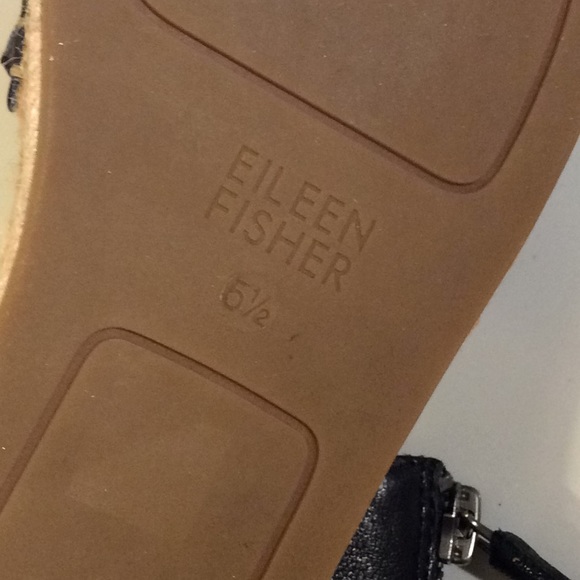 Eileen Fisher black leather flats - Picture 7 of 8